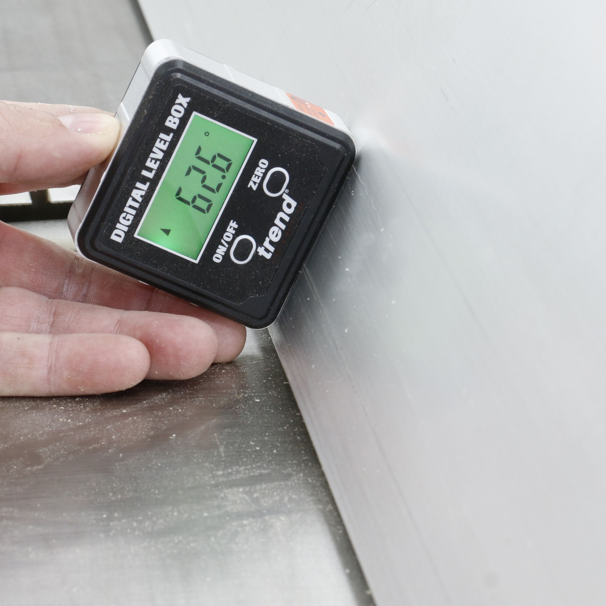 Digital online level box